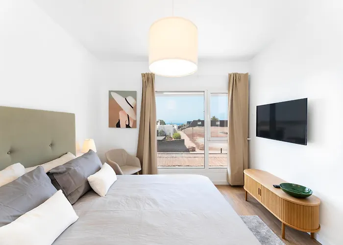 Menta Relaxing Corner In Front Of The Ocean