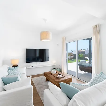 Menta Relaxing Corner In Front Of The Ocean וילה