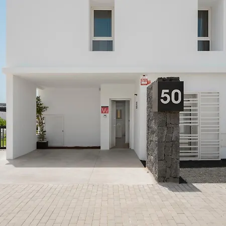 Menta Relaxing Corner In Front Of The Ocean