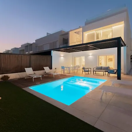 Casa Menta. Relaxing Corner In Front Of The Ocean *