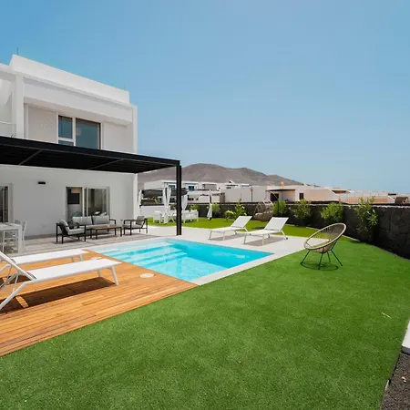 Casa Menta. Relaxing Corner In Front Of The Ocean * Playa Blanca (Lanzarote)