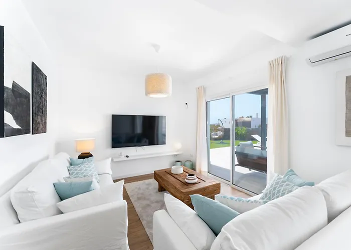 Menta Relaxing Corner In Front Of The Ocean Villa