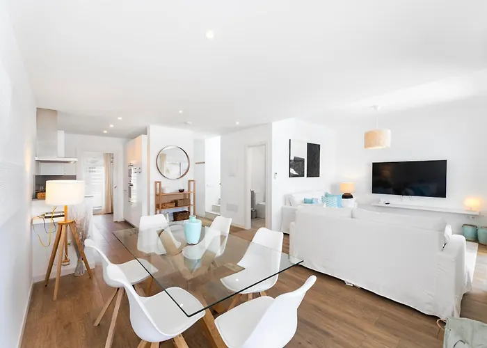 Menta Relaxing Corner In Front Of The Ocean